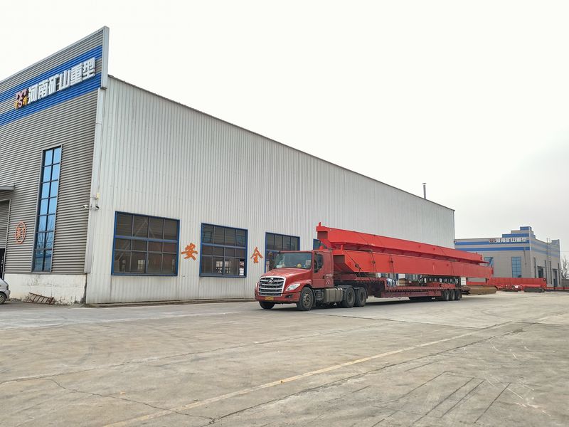 兩臺10噸 跨度28.4米電動葫蘆橋式起重機，發(fā)往山東威海